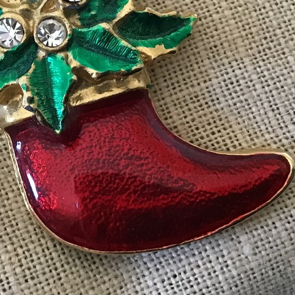 Vintage Enamel Holiday Pin Christmas Poinsettia Stocking Brooch Gold Tone & Red - Picture 4 of 9